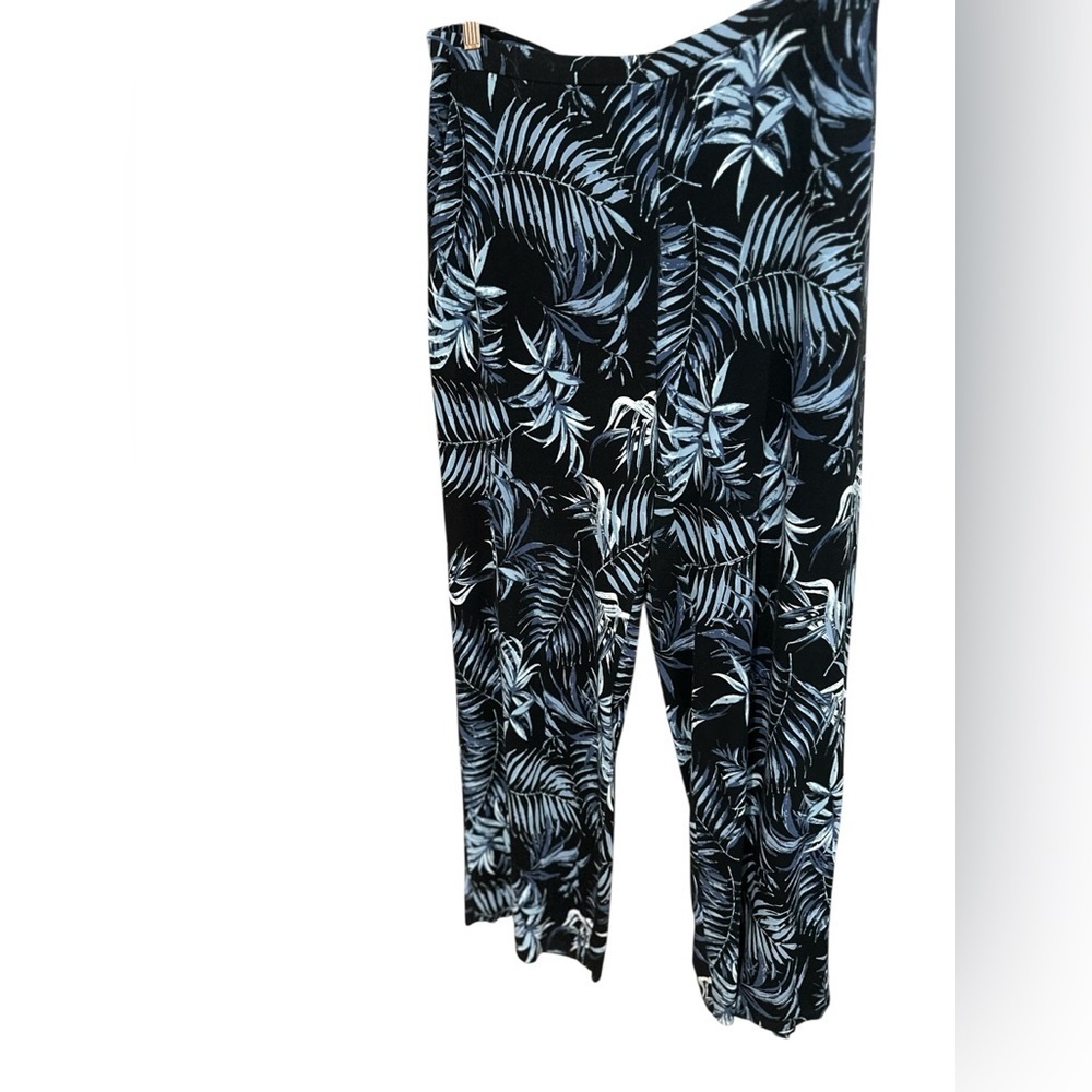 J. Jill Blue and White Leaf Print Wide Leg Pants